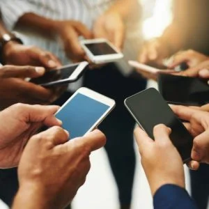 هاتف ببطارية خارقة بـ “12 يورو ” فقط