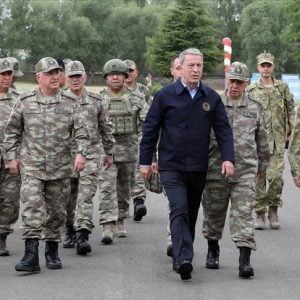 وزير الدفاع التركي يعلق رسالة البنتاغون بشأن “إس-400”