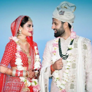 ممثلة وبرلمانية هندية تغيبت عن أداء اليمين الدستورية بسبب زفافها في تركيا