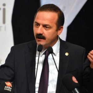 نائب رئيس حزب تركي معارض: يجب أن نقف مع أردوغان بالمواضيع المتعلقة بمصلحة بلدنا العليا