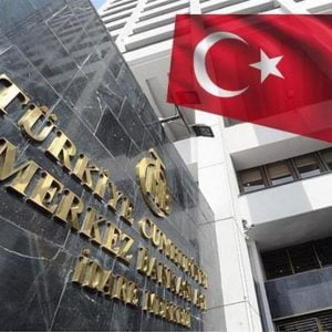 المركزي التركي يخفض سعر الفائدة إلى 19.75%