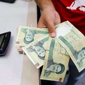 إيران تغير عملتها
