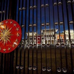 أردوغان يهنئ علي غوربوز الفائز بذهبية مصارعة الزيت التاريخية