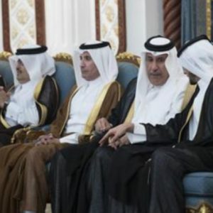 رئيس الوزراء القطري السابق يشتري ربع إمبراطورية رجل أعمال بريطاني