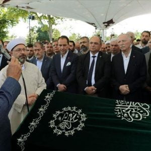 الرئيس أردوغان يشارك في مراسم تشييع جثمان صحفي وكاتب تركي شهير