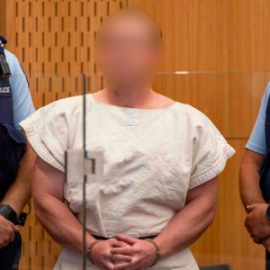 تسريب رسالة كراهية من منفذ هجوم نيوزيلندا مكتوبة بخط يده داخل السجن