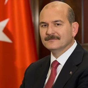 تصريح هام لوزير الداخلية التركي .. هل ستمدد الحكومة المهلة للسوريين في إسطنبول؟