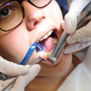 علاجات طبيعية لتخفيف ألم الأسنان.. تعرف عليها