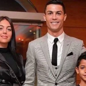 صديقة رونالدو تظهر في إعلان مثير!!