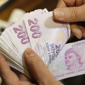 لماذا نجحت الليرة التركية في التحسن دون باقي العملات في الأسواق الناشئة؟!