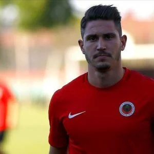 روما يتعاقد مع التركي شيتين بـ 3 ملايين يورو