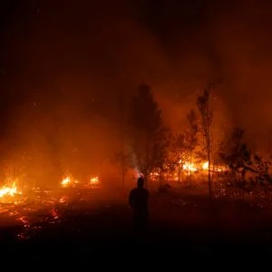 فيديو شبيه بأفلام نهاية العالم يحصد 7 ملايين مشاهدة.. شاهد ماذا حدث في إندونيسيا !!