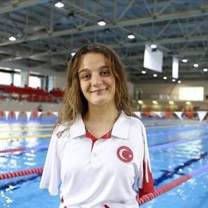 معاقة تركية تفوز بطريقة مثيرة في بطولة العالم للسباحة البارالمبية (فيديو)