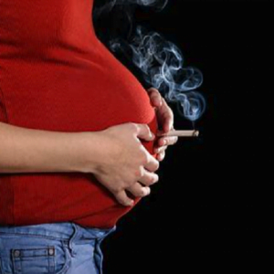 دراسة تركية: تدخين الحوامل يضر بخصوبة بناتهن