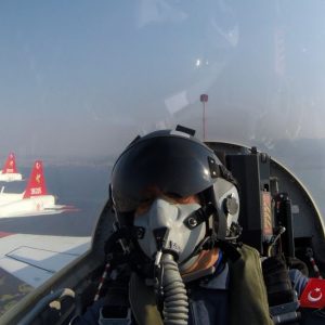 وزير الدفاع وقادة الجيش التركي يحلّقون في سماء “إيجة” (شاهد)