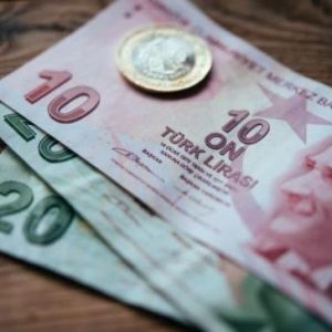 الليرة التركية ترتفع بعد خفض سعر الفائدة
