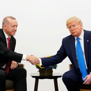 أردوغان وترامب يبحثان العلاقات الثنائية وقضايا إقليمية