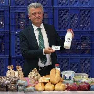 بلدية تركية تطلق حملة “التقاسم جميل” لتقديم المساعدات الغذائية للمحتاجين