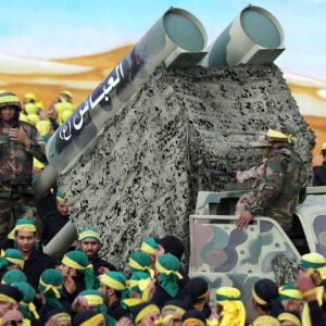 بالفيديو .. “حزب الله” يعرض ترسانة صواريخ جديدة