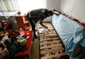 الامن التركي يداهم شقة في انقرة ويعتقل طبيبة سورية "صور" 2 الامن التركي يداهم شقة في انقرة ويعتقل طبيبة سورية "صور" 1