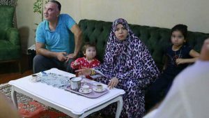 الامن التركي يداهم شقة في انقرة ويعتقل طبيبة سورية "صور" 6 الامن التركي يداهم شقة في انقرة ويعتقل طبيبة سورية "صور" 5