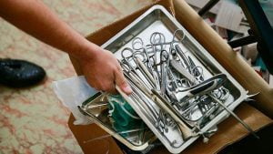 الامن التركي يداهم شقة في انقرة ويعتقل طبيبة سورية "صور" 8 الامن التركي يداهم شقة في انقرة ويعتقل طبيبة سورية "صور" 7