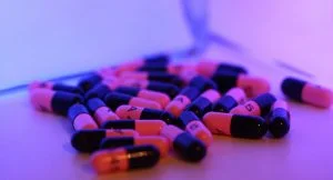 شركة أمريكية تتكبد المليارات بسبب عقار أدى لتكبير صدور الرجال