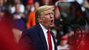 ترامب يمنح “الخزانة الأمريكية” صلاحيات فرض عقوبات “قاسية” على تركيا ومسؤوليها