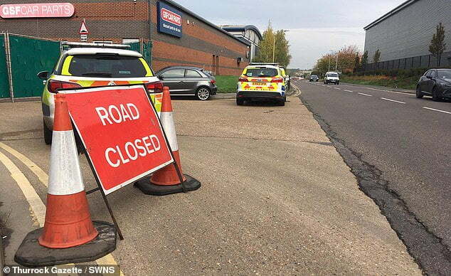 “شاهد” صباح مُرعب ومأساوي.. العثور على 39 جثة داخل حاوية شاحنة! 5