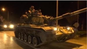 فيديو.. تعزيزات للجيش التركي والجيش الوطني تصل لمحيط مدينة منبج شرقي حلب