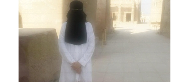 صورة.. الامن المصري يضبط اوكرانية ارتدت نقاباً لتصوير فيلم إباحي بصحبة زوجها 1