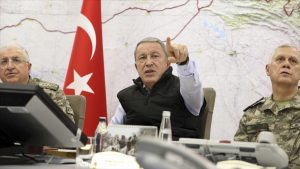 وزير الدفاع التركي: “جيشنا سيقف إلى جانب السوريين”