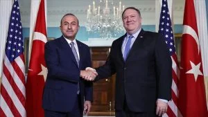 تشاووش أوغلو يهاتف بومبيو ولافروف وظريف