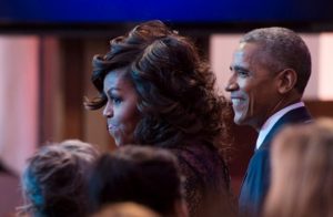 هكذا احتفل أوباما وزوجته بذكرى زواجهما (شاهد)