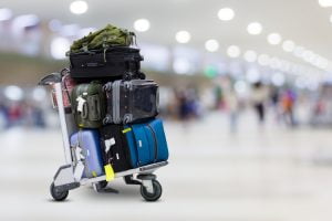 كيف تستعيد حقائبك الضائعة في المطار بإسطنبول