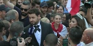بالفيديو.. ثنائي يحتفل بزفافه مع المتظاهرين في لبنان