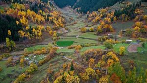 بثوب الخريف.. آرتوين التركية تجذب محبي المغامرات وعشاق الطبيعة