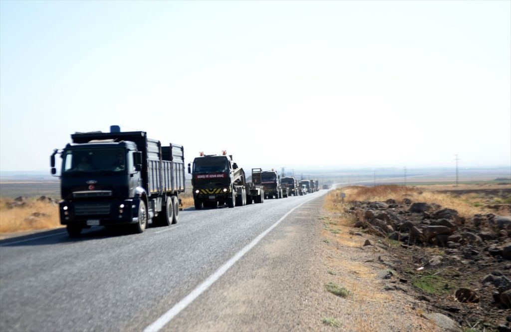 وصول قافلة عسكرية كبيرة للجيش التركي إلى السورية مع بدء عملية نبع السلام 3