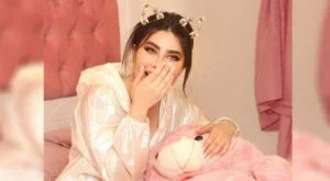 “شاهد” انجي خوري في السجن بقبضة الأمن السوري بعد ضبطها بوضع مخل في فندق بدبي وترحيلها