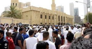 بالفيديو.. ضجة في الكويت بعد مشاجرة داخل مسجد خلال خطبة الجمعة