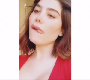 شاهد| انجي خوري تعود للفيديوهات المثيرة وستنتقل لهذه الدولة الخليجية بعد ترحيلها من الإمارات 1