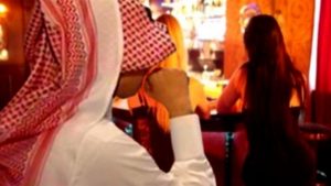 “بالفيديو” وثّق فعلته الخسيسة .. مفاجأة عن ثري احتجز 3 فتيات وتمّ اغتصا بهنّ في مصر!