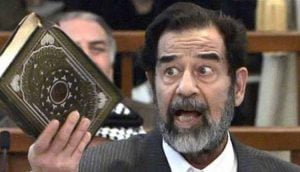 “شاهد” معلومات تُكشف لأوّل مرّة عن آخر لحظات صدام حسين قبيل إعدامه.. لمن أعطى القرآن الذي كان يحمله؟؟