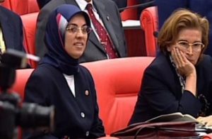  سجال ساخن بين نائبين في البرلمان التركي  (فيديو)