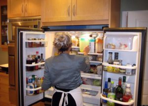 5 طرق لمنع الثلاجة من إهدار الكهرباء