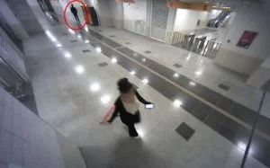 مُتحرش يسبب بحالة ذعر في بورصة