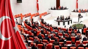 استقالات نواب العدالة والتنمية أحدثت تغييرا في مقاعد البرلمان التركي