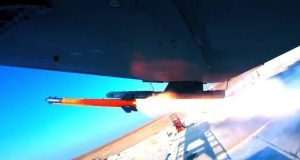 صاروخ جو-جو “بوزدوغان” التركي يتم أول اختبار إطلاق نحو هدفه بنجاح