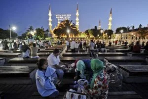تركيا تعلن موعدي رمضان وعيد الفطر لعام 2020