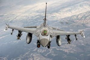 شاهد.. مقاتلات “إف-16” تختبر رادارات “إس 400” في سماء أنقرة